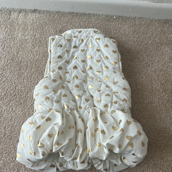 White and gold vest with hearts and bows size is 2T really good condition! - Picture 2 of 4